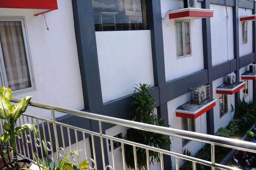 Edotel Minangkabau Padang  Exterior photo